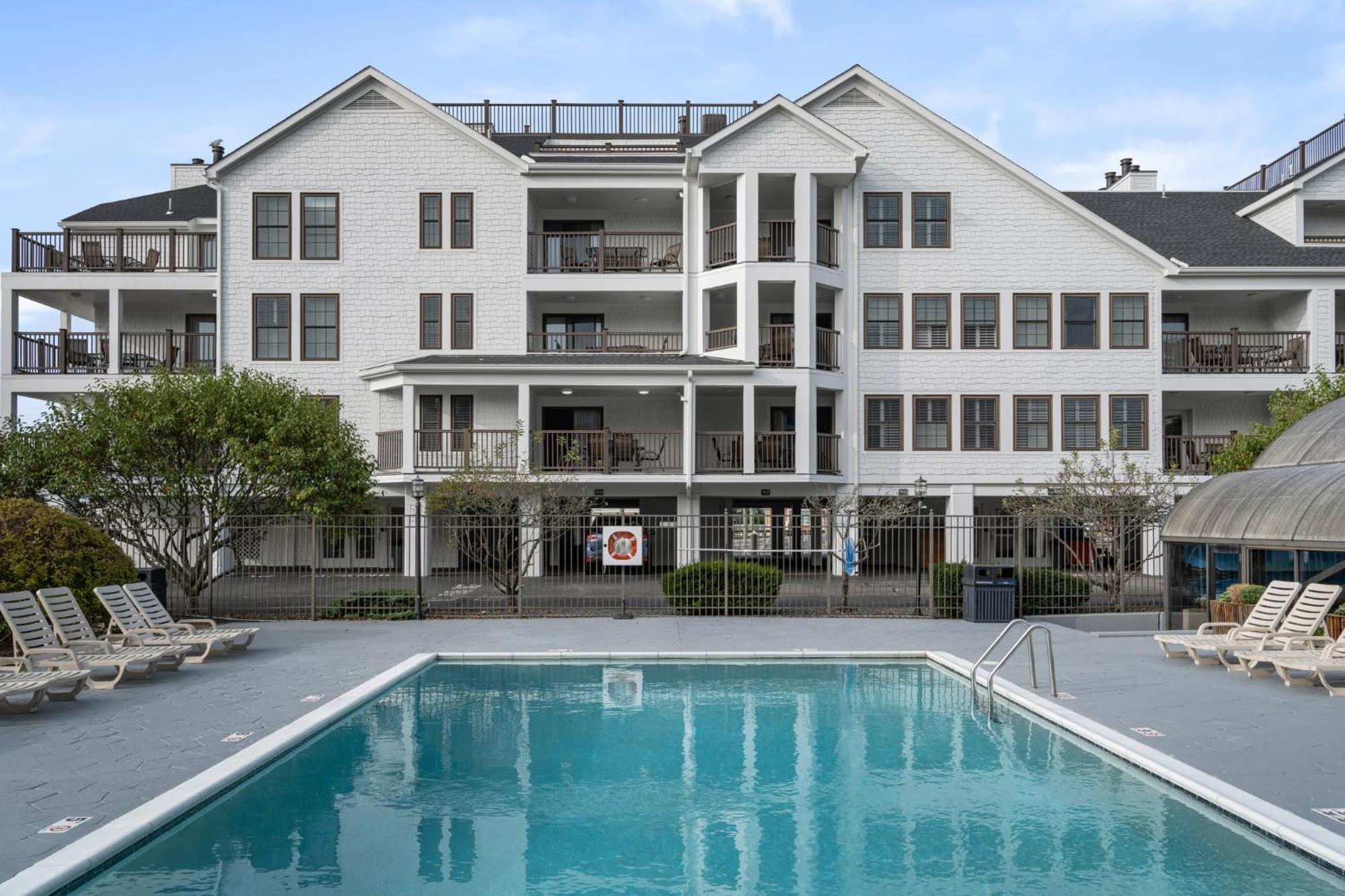 Club Wyndham Newport Onshore Eksteriør billede
